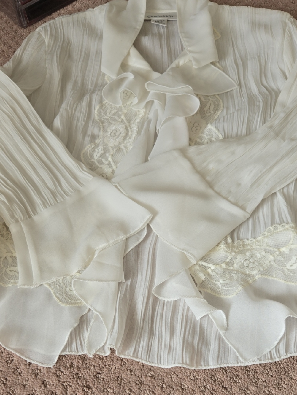 White Chadwicks Blouse - Picture 4 of 6